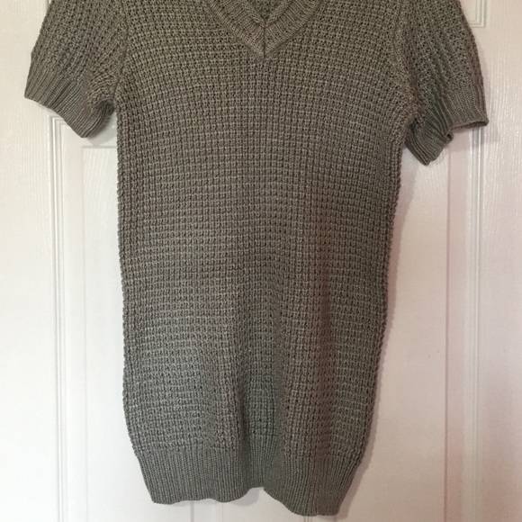 V-Neck Knit Blouse - Picture 5 of 7